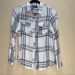 URBAN OUTFITTERS - White Flannel